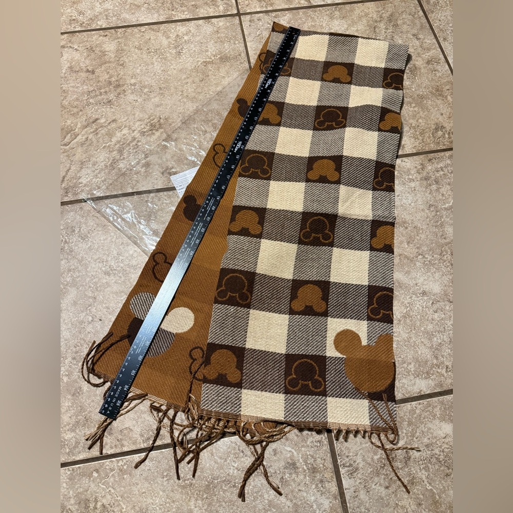 NIB Mouse Brown and Cream Checkered Scarf with Fringe 100% polyester
